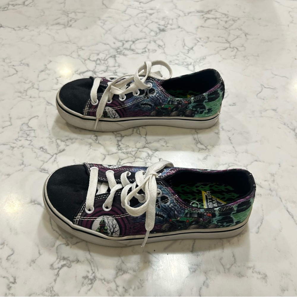 Monster Jam Grave Digger Little Kids Lace Up Low Top Sneakers Size‎ 1 Youth